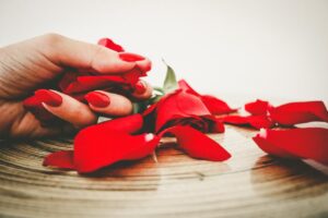 Szkodliwe składniki w kosmetykach – co powinieneś wiedzieć?
